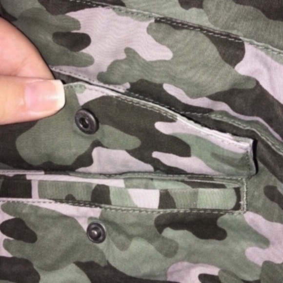 Banana Republic Camo Zip & Tie Jacket - Picture 3 of 6
